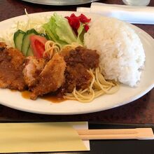 サービスランチ650円！