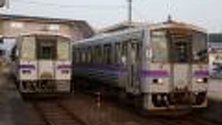 閑散としている