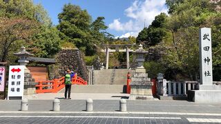 城跡に建てられたのか