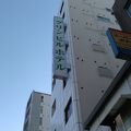 昭和風のホテルです