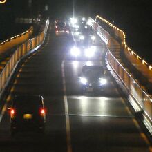 頂部に向かって