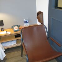 水は2本：追加が必要な時はバーで