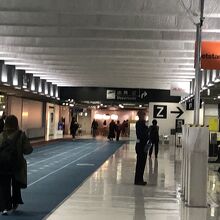 乗客の姿が見える