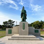 竹島園地  俊成苑芝生広場にあります