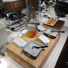 静岡と言えば、シラスとワサビ漬け。