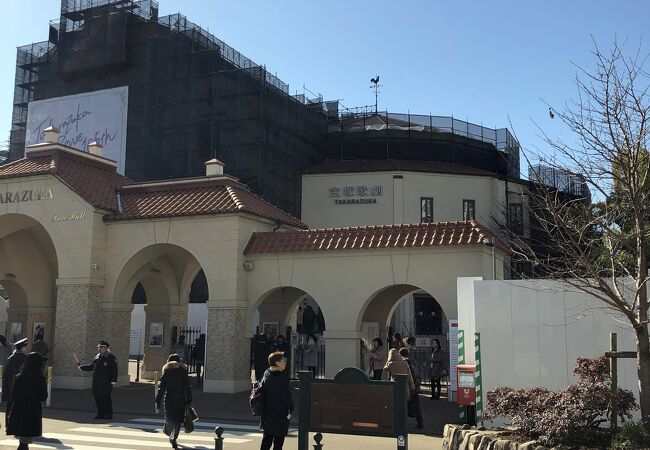 宝塚大劇場 クチコミ アクセス 営業時間 宝塚 フォートラベル 宝塚大劇場 クチコミ アクセス 営業時間 宝塚 フォートラベル
