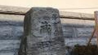 線路沿いにあるお寺