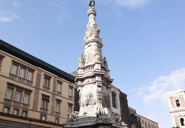 ジェズ ヌォーヴォ広場