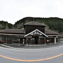 大きな駅舎