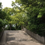 静閑な神社