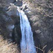 日本の滝百選にも数えられている豪快な秋保大滝