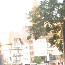 この広場の様子