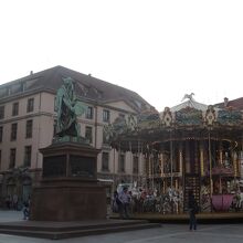 この広場の様子