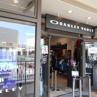 オークリー ボルト (長島店)