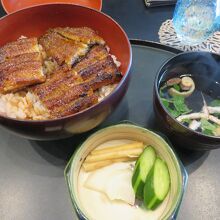 うな丼（並）２８６０円