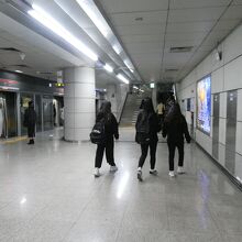 地下鉄９号線の鷺梁津駅(Noryangjin・ノリャンジン)