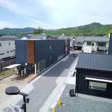 テラスから宿場町。誘導路が整備されている