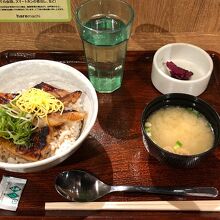 ぶたかば丼600円！