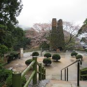 高台の公園のような場所に