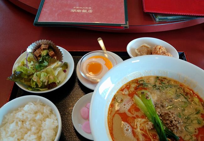 美味しすぎる担々麺【湖南飯店】