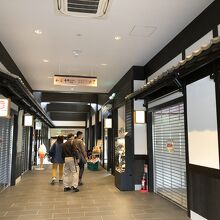 建屋内の通路で