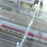 真下は線路なので、終電まで電車の走行音が聞こえます