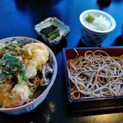 くるみだれのおそばと小天丼で大満足