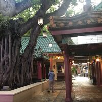 村のようにショップなどが立ち並ぶ