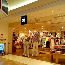 Gapストア (アクアシティお台場店)