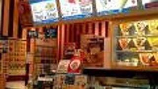 タピオカドリンクやクレープも販売