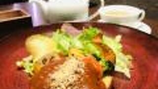 土曜日はさすがに混んでます