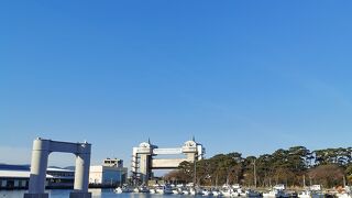 沼津港大型展望水門びゅうお 