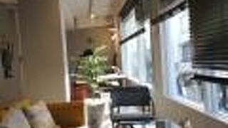 2階のカフェは予約制