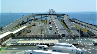 東京湾横断する首都高<東京湾アクアライン>