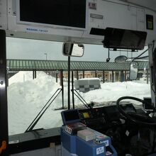 最前列に陣取り全面風景をドライバー目線で!