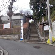 旧東海道保土ヶ谷宿にある寺の一つです。