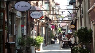 最先端のモダン感覚と、奥深い上海の歴史が絶妙に混じり合った街