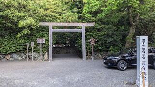 熱心に参拝する地元のおばあちゃんのすがたが印象に残った。