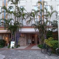 ホテルグランビュー沖縄の入口です。