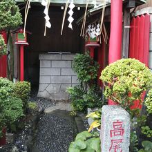 悲運の高尾太夫を祀る稲荷神社です