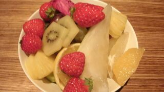 フルーツ食べ放題