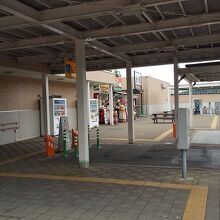 トイレと売店