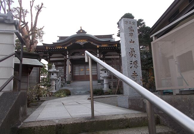 旧東海道藤沢宿の中にある寺の一つです。