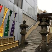 人形町の喧騒の中でひょっこり