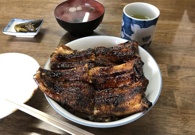 分厚いうなぎ　お店で食べられた　ラッキー