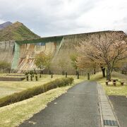 足尾砂防ダムの下にある公園