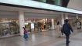 駅ナカ施設もできました