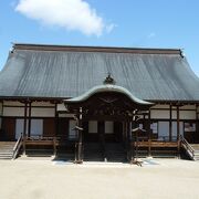 最澄が生まれた場所に建てられている生源寺