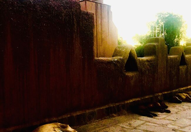 土壁でできた歴史ある教会