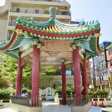 こんな立派な建物があった